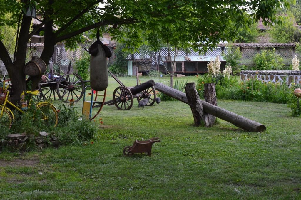 Гостевой дом The Old House Guest House Obedinenie